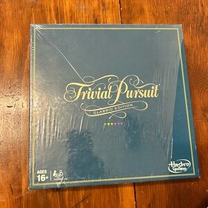 Trivial Pursuit Classic Edition Board Game